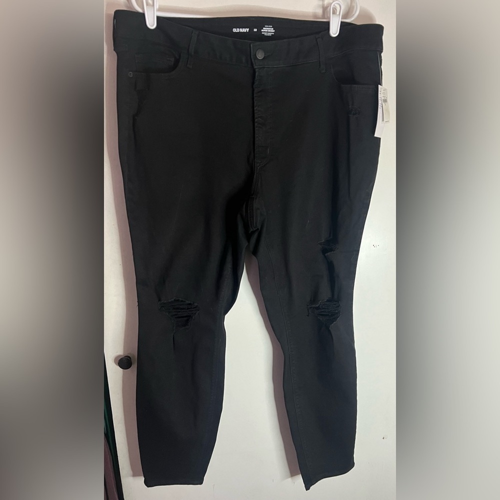 Black Rockstar Super Skinny Jeans from Old Navy (Size 22)
